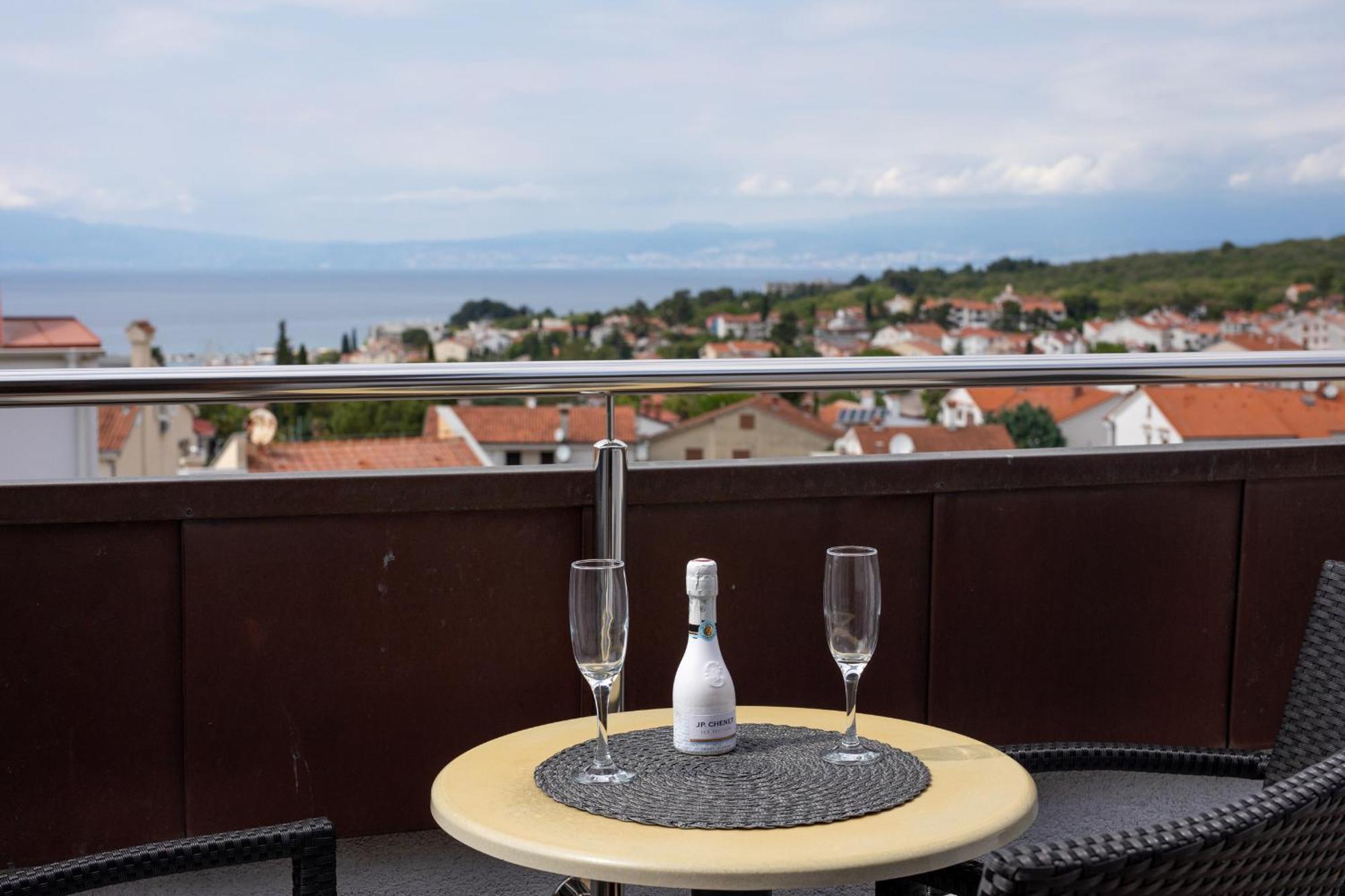 Apartments Kvarner 2 Malinska Buitenkant foto